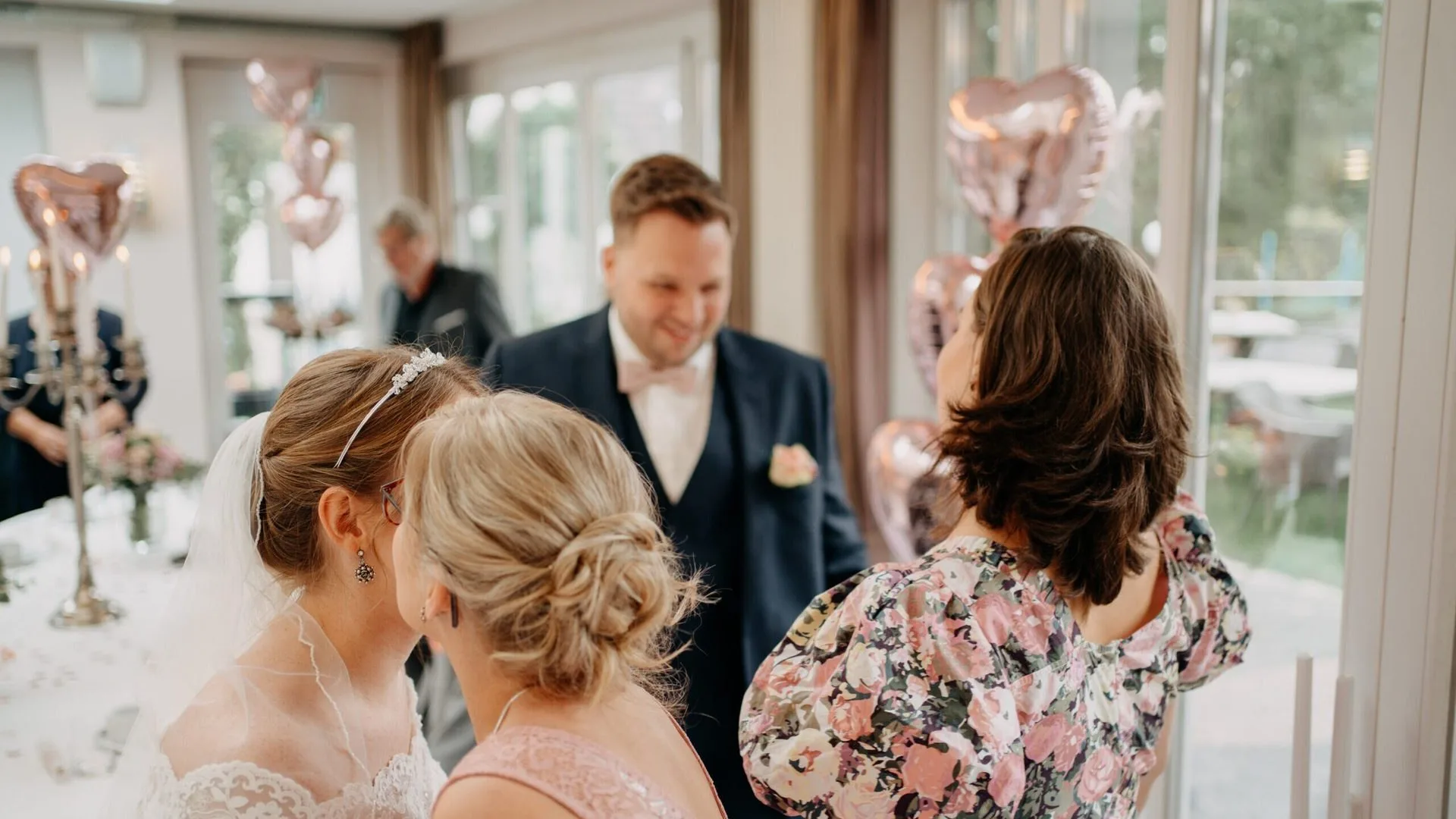 Laura Violetta Lex: Hochzeitssängerin und freie Traurednerin in NRW