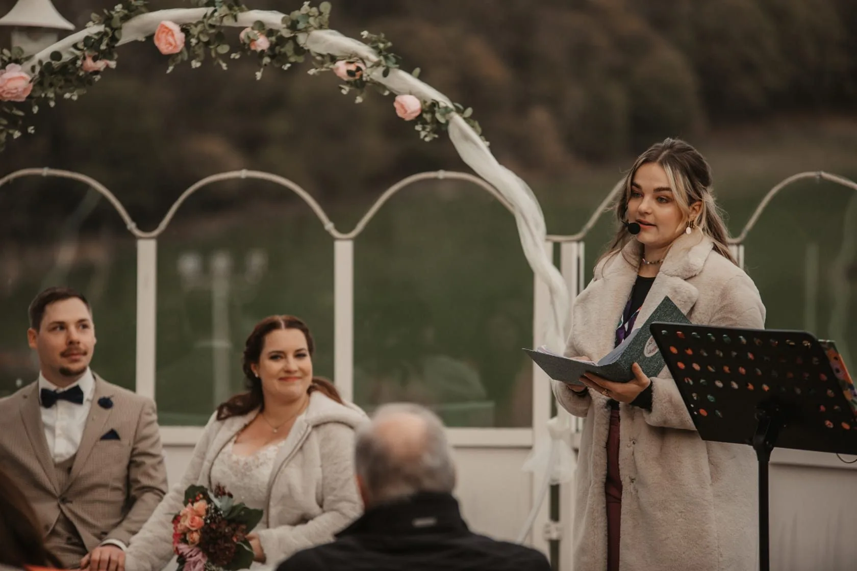Laura Violetta Lex: Hochzeitssängerin und freie Traurednerin in NRW