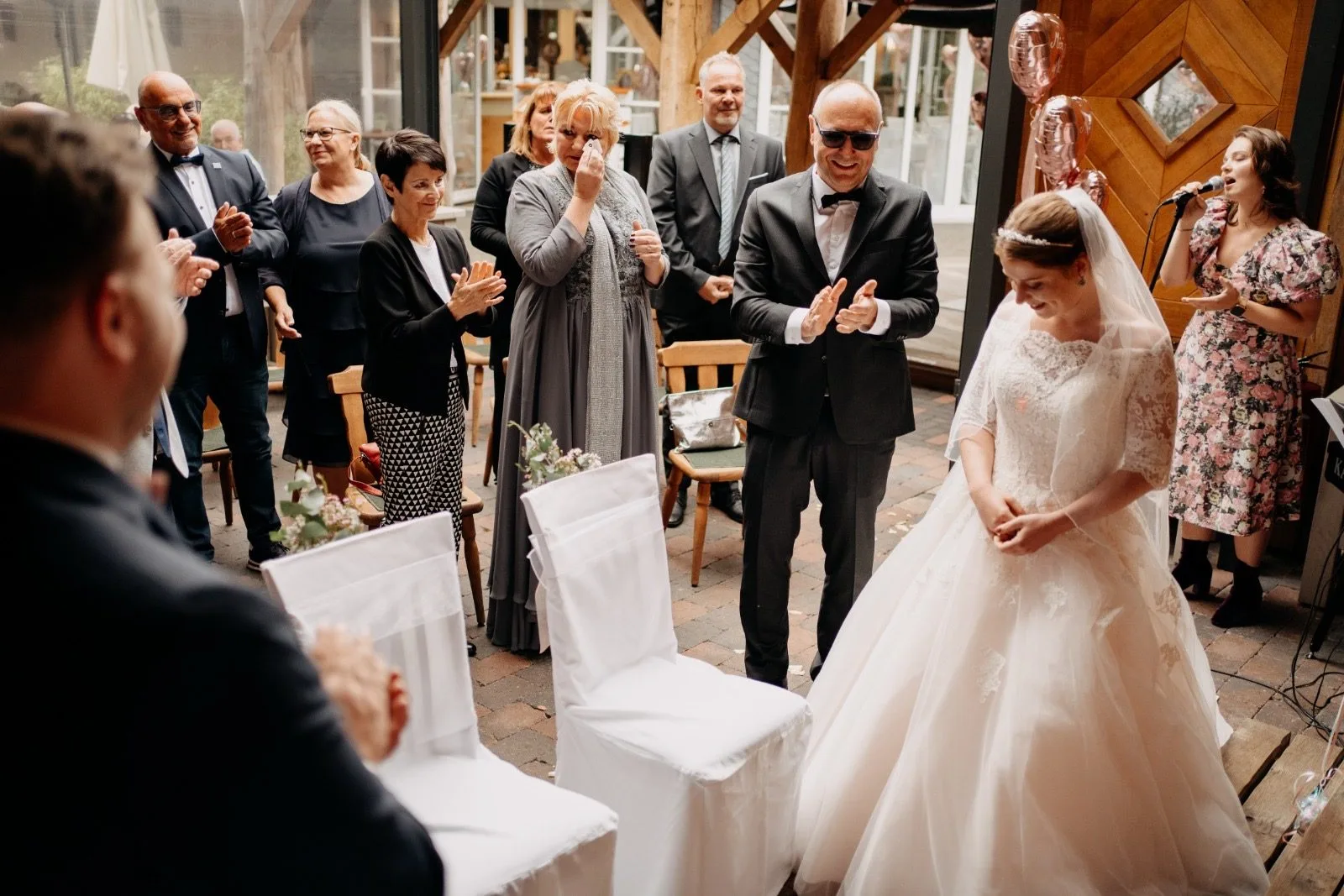 Laura Violetta Lex: Hochzeitssängerin und freie Traurednerin in Wuppertal