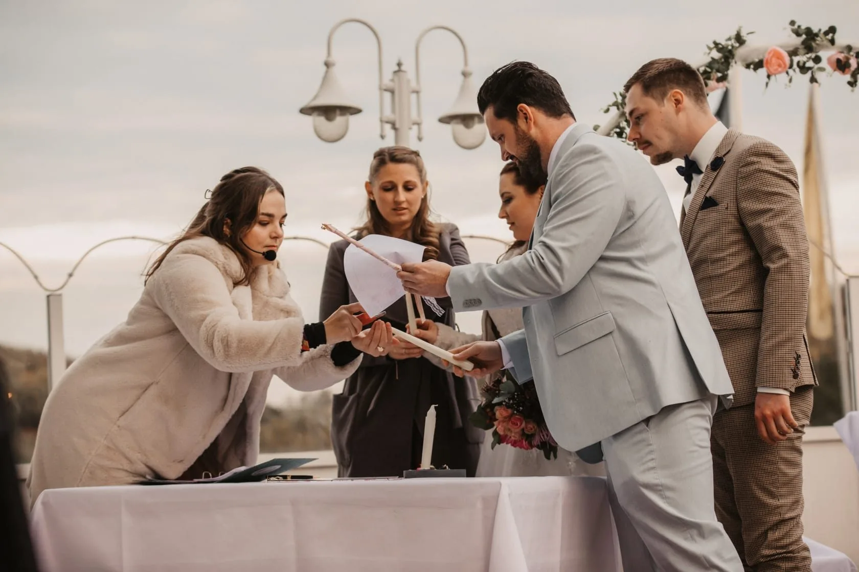 Laura Violetta Lex: Hochzeitssängerin und freie Traurednerin in Essen